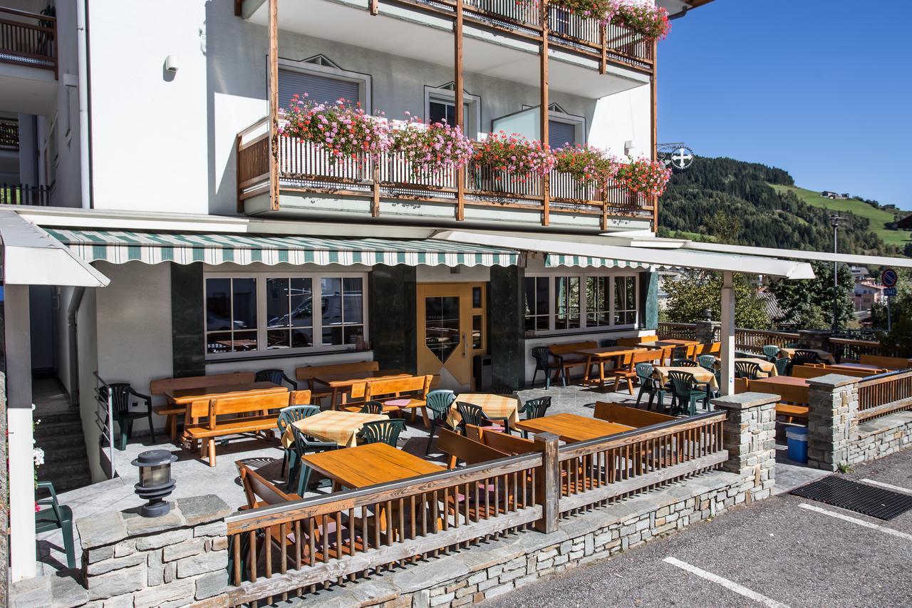 Gasthaus Zum Weissen Kreuz Lazfons Esterno foto
